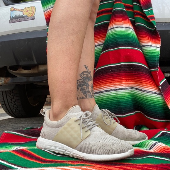 tan sneakers - Picture 1 of 4